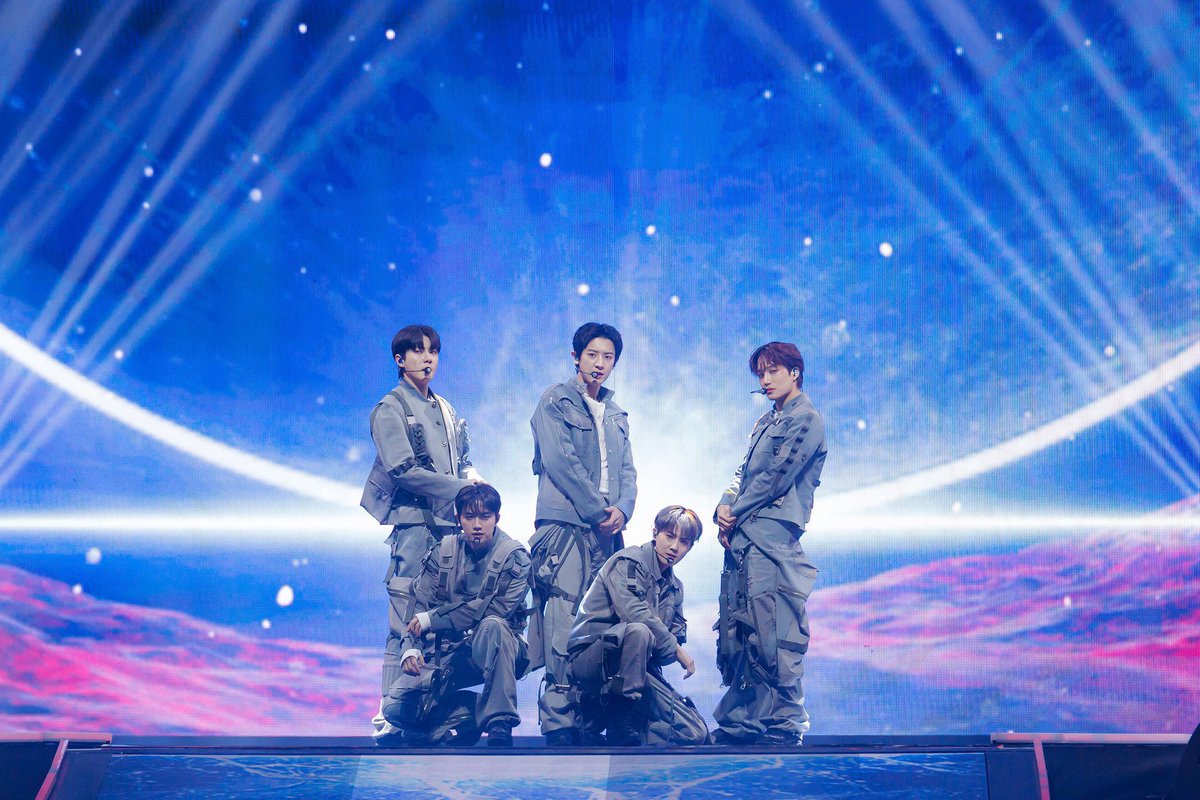 TOP 3 (VIEWS, LIKES and COMMENTS) PERFORMANCE VIDEOS on MMA 2025:

VIEWS:

1. JENNIE 
2. G-DRAGON 
3. EXO*

LIKES:
1. JENNIE
2. EXO*
3. G-DRAGON

COMMENTS:
1. EXO*
2. JENNIE
3. HEARTS2HEARTS

*EXO's performance video was uploaded 24 hours later than all other performance videos