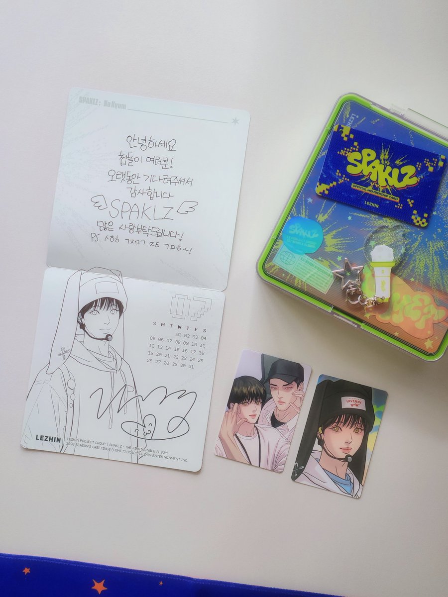 레진 시그 왔어
내 센터 토끼 왤캐 예쁨
윤승호는 왜 뚱해요 ㅋㅋㅋㅋㅋㅋ
나겸이가 쓴 멘트 해석 해주세요 첩돌이들
승호형 ㄱㅈㅁㄱ ㅈㅌ ㄱㅁㅎ~!