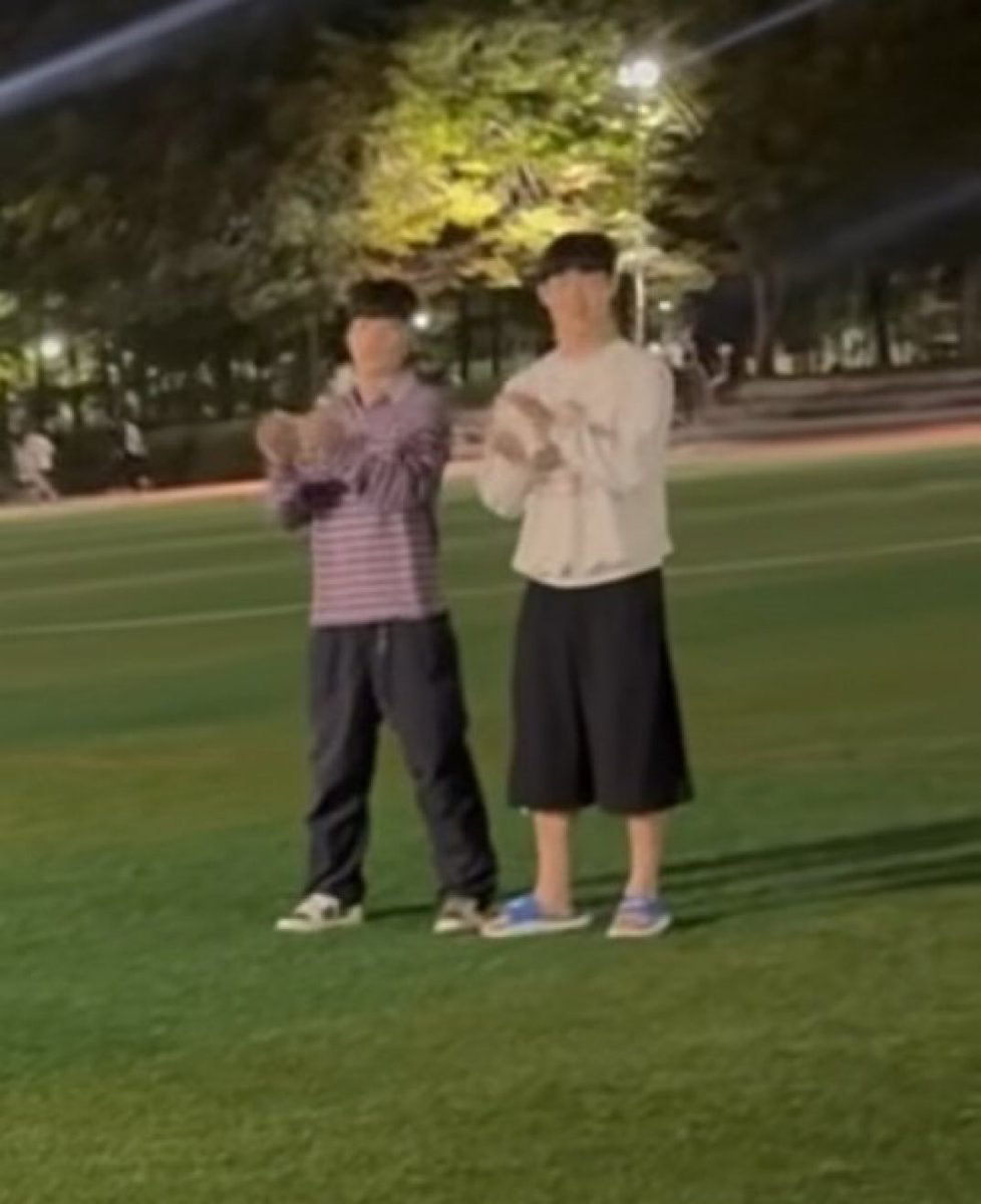 l22D2u4vAVLrmC2's tweet photo. 패트와매트같네 https://t.co/CupnfYp2zq