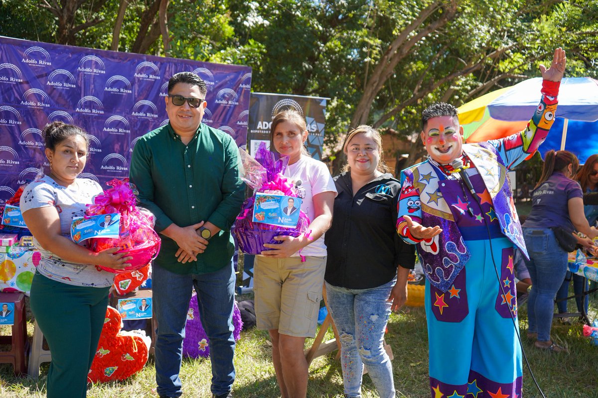Hoy celebramos la Navidad con nuestra niñez del Cantón El Espino Abajo, donde nuestros niños y sus familias disfrutaron de una jornada llena de alegría y muchas sorpresas.
