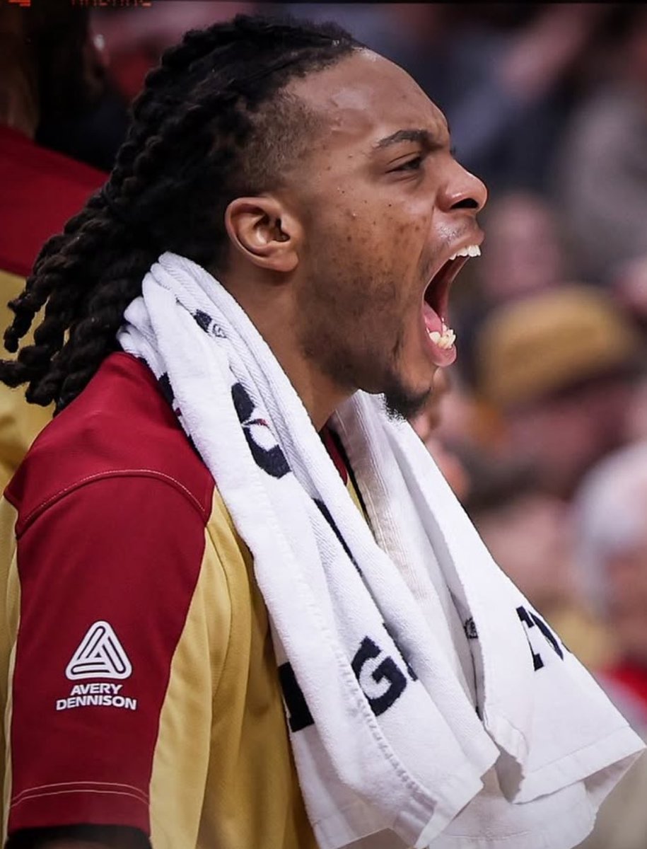 TheHoopCentral's tweet image. Darius Garland over the last two games:

31.0 PPG
9.0 APG
3.5 RPG
1.5 SPG
52.4% FG
61.1% 3P
100% FT
31.8 MPG