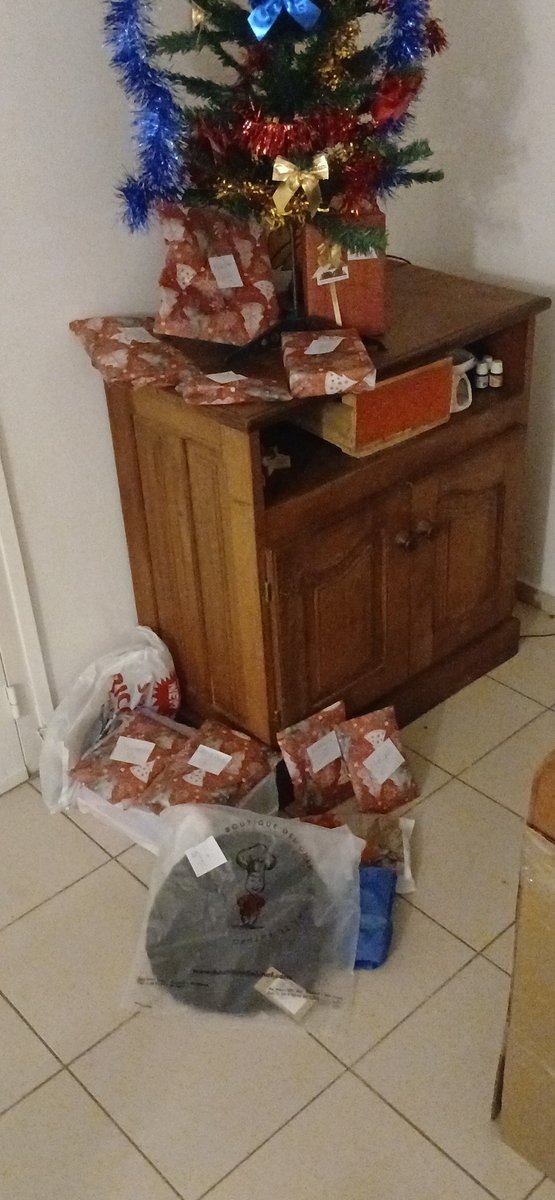 Estuve trabajando de "Noel" hasta recién...
Ci vediamo! È Buon Natale!