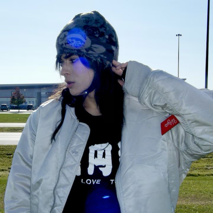 yvesupport's tweet image. Singer and producer underscores liked Yves’ latest Instagram post! 

#YVES #이브