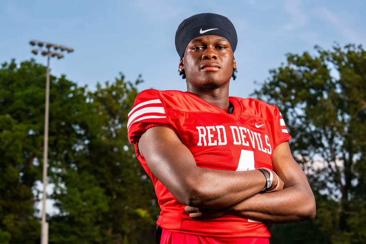 KyleNeddenriep's tweet image. Congrats to the 2025 Central Indiana high school football Super Team. Pictured here @Jordan_Palmer44 @AdeobaDammy @kasmirjhicks2 and @deacon_king10 Full team: bit.ly/3Y83cx3