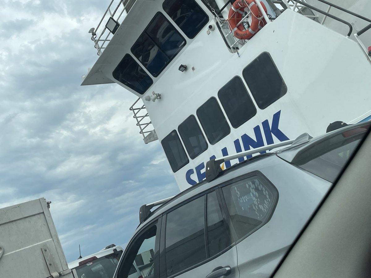 Julie Parnell tweet media