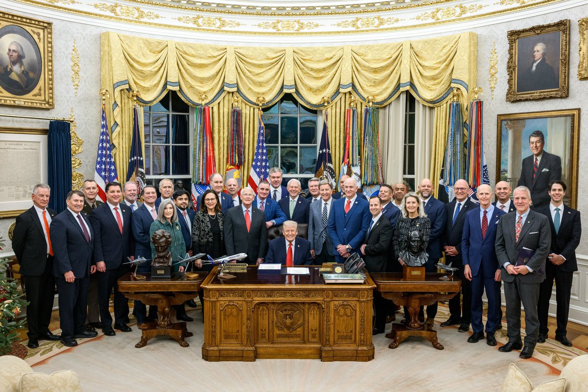 MSGOP's tweet image. PEACE THROUGH STRENGTH! 🇺🇸

Mississippi Republicans are helping President Trump deliver @SenatorWicker @RepTrentKelly.