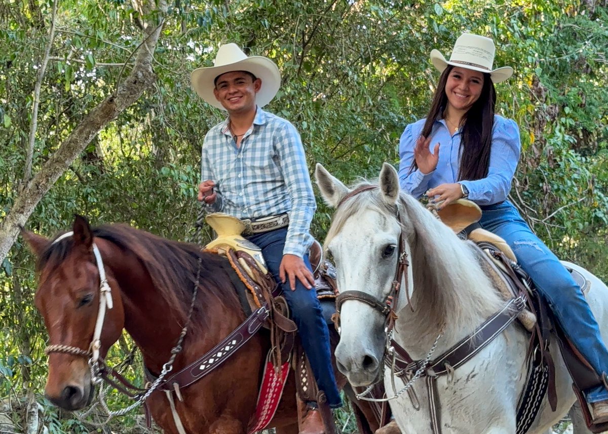 veronicacamino's tweet image. ¡Arre Lulú desde la #Cabalgata de #Sucilá – #Espita! 🐎 

Volvimos a recorrer una de las cabalgatas más emblemáticas de Yucatán, que celebra ya su 20ª edición.

Agradezco la invitación de las y los amigos de Sucilá a Caballo, que impulsan esta cabalgata para que cada vez más