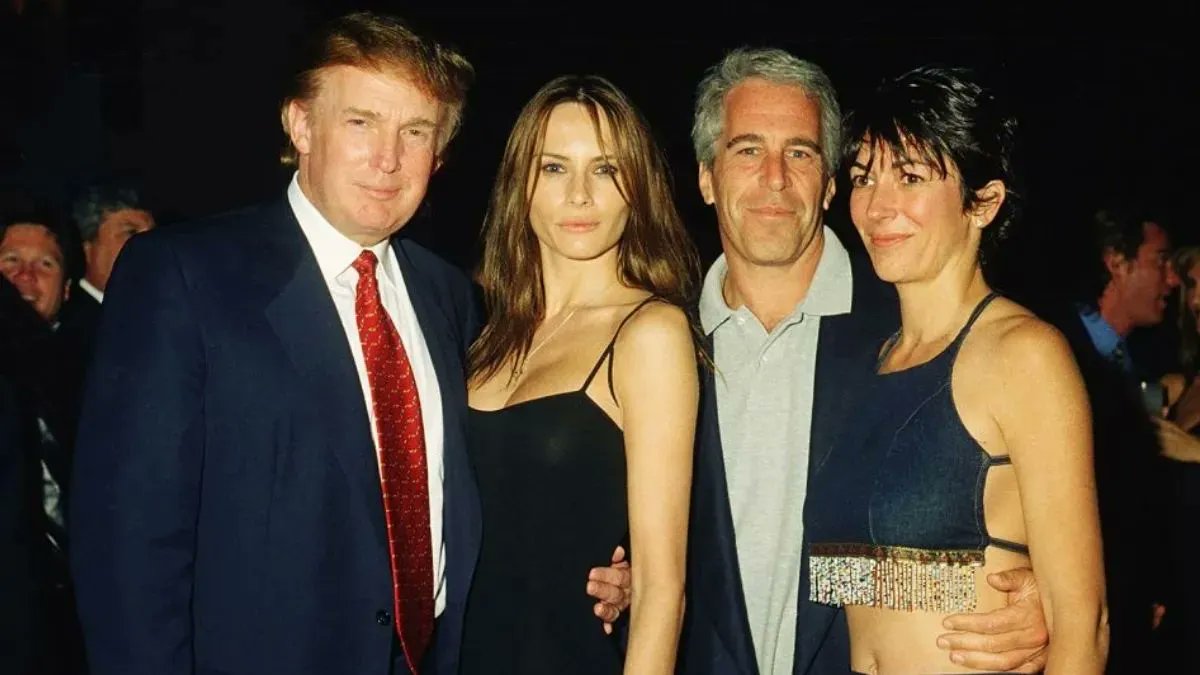 The US Justice Department has released thousands of documents and photos related to the Jeffrey Epstein investigation,
Sources have revealed that even the great American president Donald Trump was involved in Jeffrey Epstein's activities.
#DonaldTrump #JeffreyEpstein