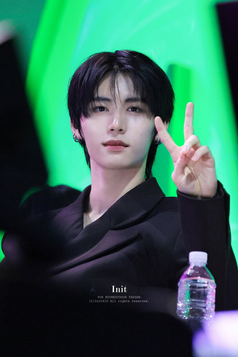 Init810's tweet image. 2024 v                                 2025 V