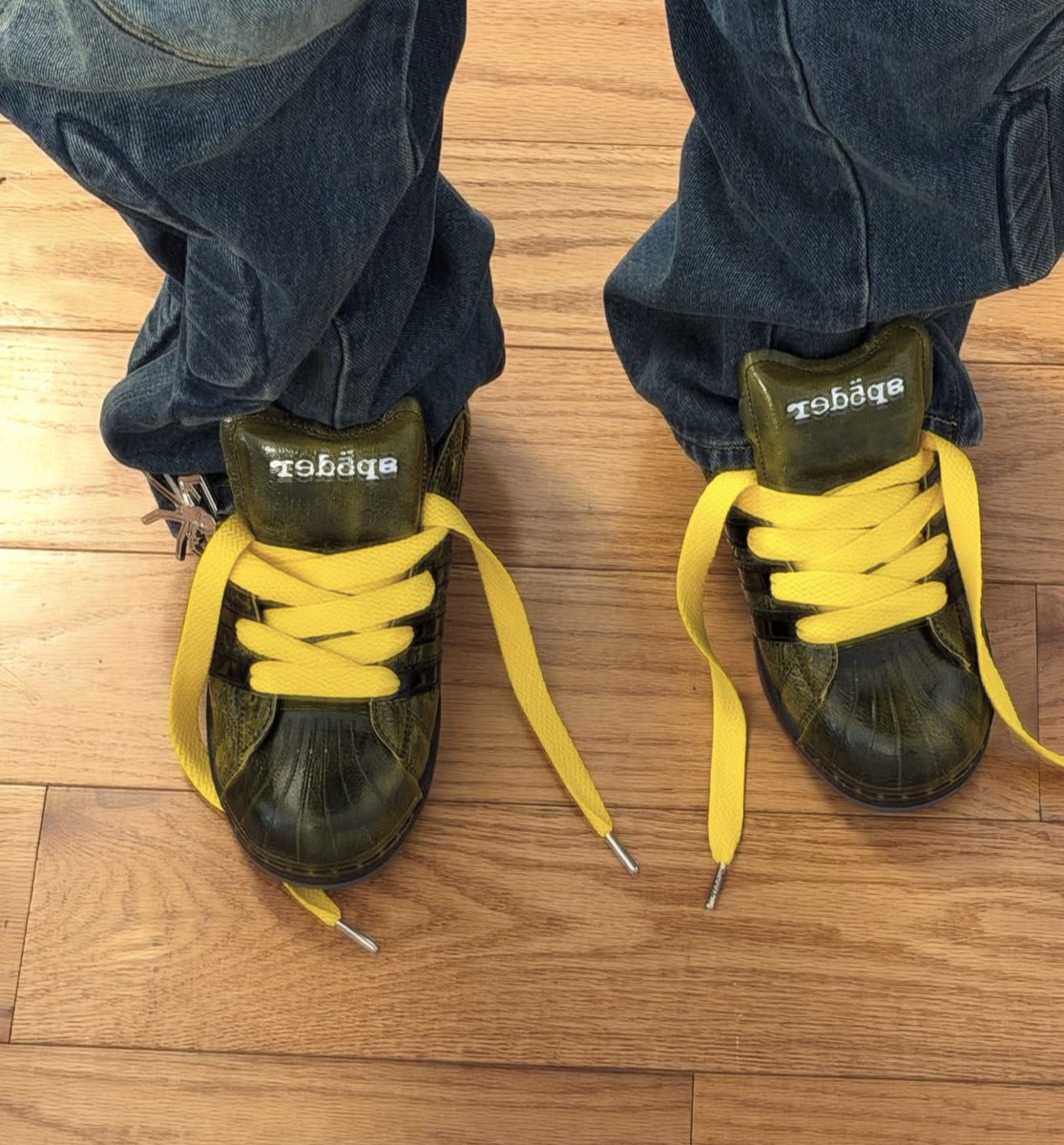 HypeNeverDies's tweet photo. SP5DER x ADIDAS SUPERSTAR Friends And Family First Look 👀 https://t.co/c8VURFpnnt