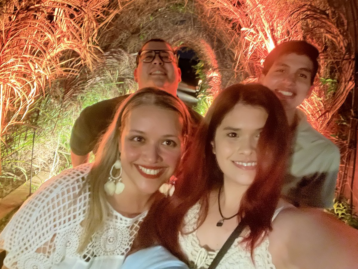 unificaciondevi's tweet image. Parte del team unificación, disfrutando en la fiesta del Aniversario de Circuito Mola el sábado 20 de diciembre. Fue una noche espectacular 🤗❤️ @jpdevi
#MOLA #Devi #GH #Corrientes