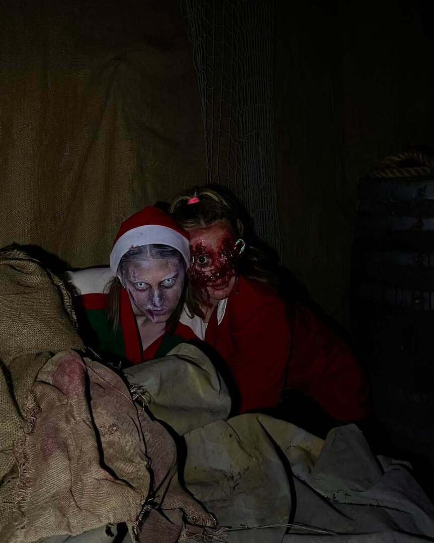 Santa’s little helpers are preparing for Creepmas Eve 🎄 Be sure to keep all your fingers and toes tucked away… they bite 🩸⛄️

#spookersnz #christmas #haunt #creepmas #santashelper instagr.am/p/DSly-lHk8hV/