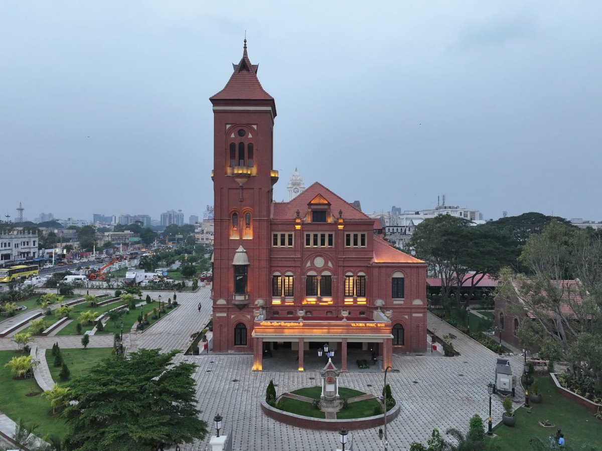 jeyaseelan_vp's tweet image. Victoria Public Hall, Chennai’s iconic 1888 heritage landmark built to commemorate Queen Victoria’s Golden Jubilee, stands renewed today. Carefully renovated by @chennaicorp without altering its original Indo-Saracenic architecture, the hall reopens with its heritage flavour…