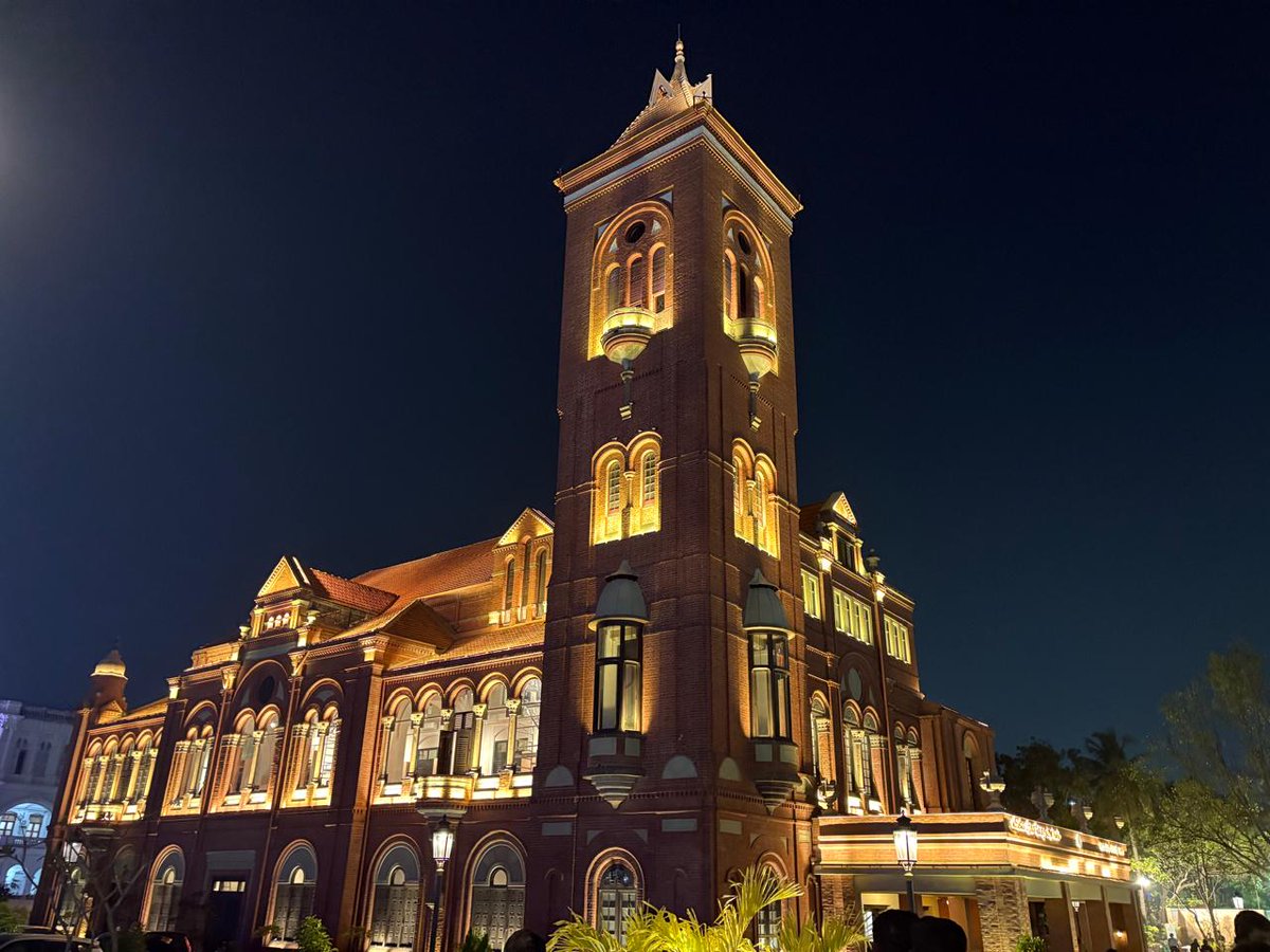 jeyaseelan_vp's tweet image. Victoria Public Hall, Chennai’s iconic 1888 heritage landmark built to commemorate Queen Victoria’s Golden Jubilee, stands renewed today. Carefully renovated by @chennaicorp without altering its original Indo-Saracenic architecture, the hall reopens with its heritage flavour…