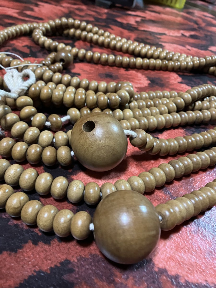 数珠 特大の数珠 全長5m48cm 12000円です。 通販ご希望の方はDM
