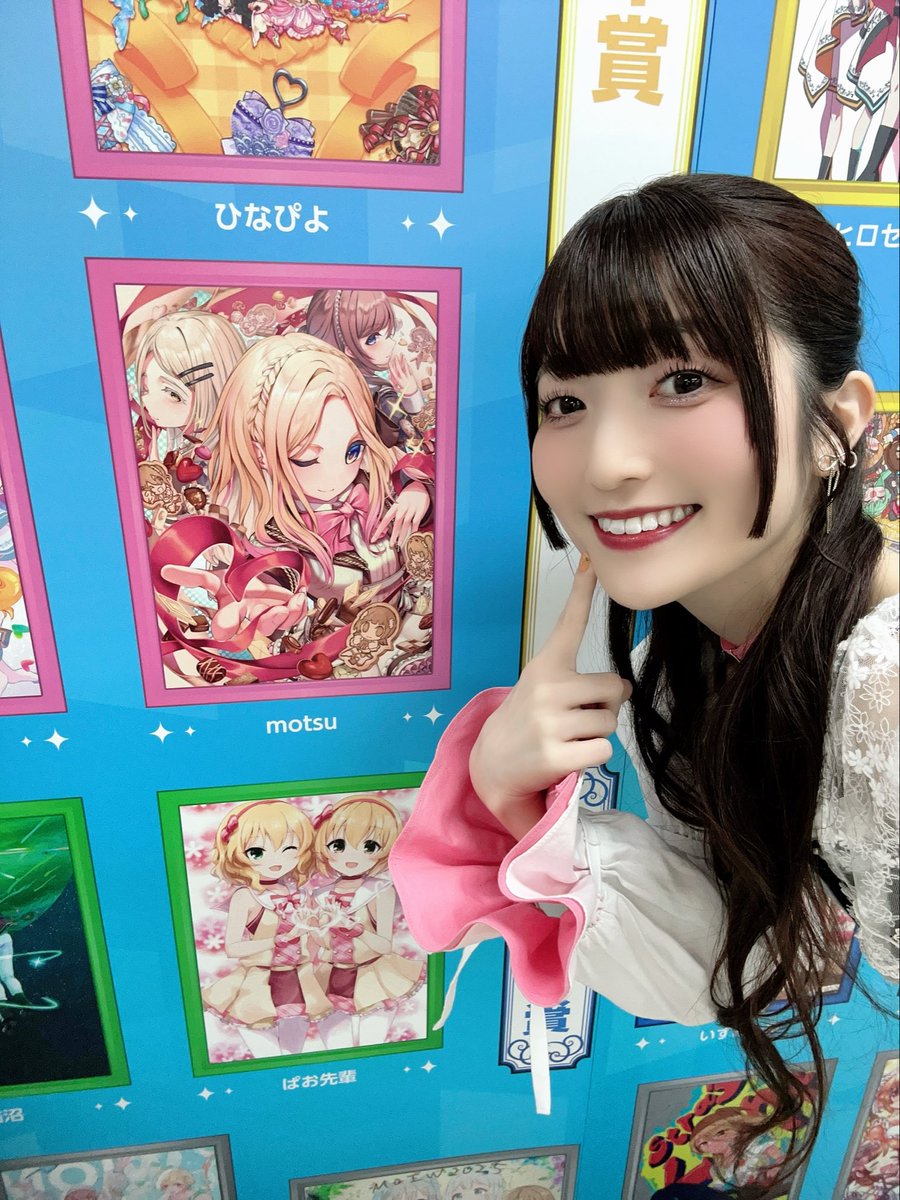 yuri_usui0515's tweet photo. #描きマスMOIW2025 にて
莉波ちゃんを描いてくださった方々の作品とお写真を撮りました🖼️💕

どのイラストからもたくさんのアイを感じられて、
莉波ちゃんを描いてくださったことが自分のことの様に嬉しかったです💖
素敵な作品をありがとうございます✨

#アイマスMOIW2025_day1 https://t.co/a064XjrFB4