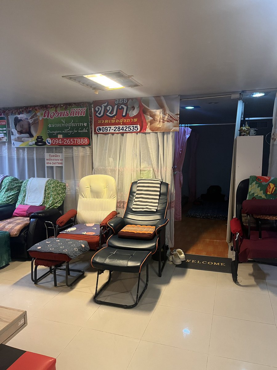 เปิดร้านแล้วนะค่ะปวดเหมื่อยทักนัดหมอได้ขอคนชอบนวดเน้นนวดแอดไลน์0972842535นวดไทยเริ่มต้นชม200นะจะ❤️
#นวดไทย
#นวดน้ำมัน
#นวดแก้อาการ