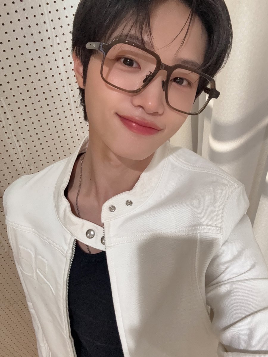SONDONGPYO_X's tweet photo. [📸]
'웹툰윗미톡'에 MC 뾰가 떴습니다🔅
MC 뾰로 당충전 할 뾰꼬미 헤쳐모여! 🩵

🔗 https://t.co/rShlUztqSx

#손동표 #SONDONGPYO
#네이버웹툰 #웹툰윗미톡 https://t.co/TTTGvZv2ny