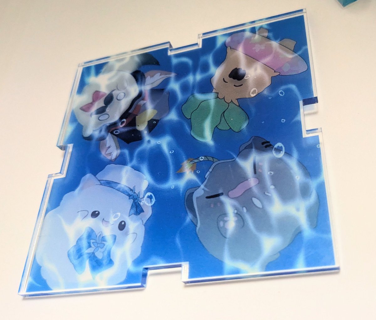 冬コミねぽらぼアクスタは今回…合体します!
セットでお手に取っていただいた方にはおまけでリスナー天板が付いてきます!
一旦プロトタイプで組んでみましたッ
おわあ〜!!思った以上に可愛い〜!! 