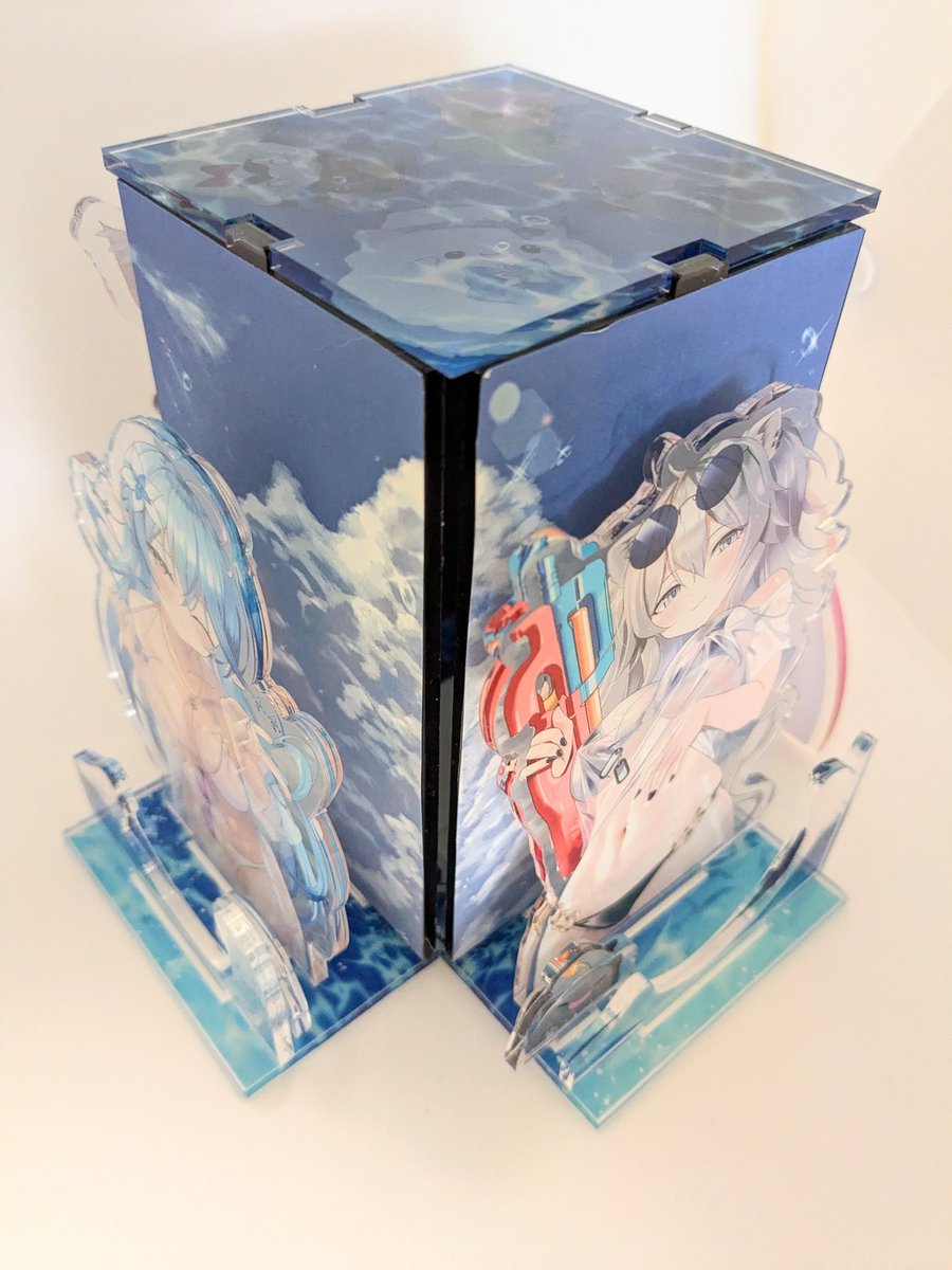 冬コミねぽらぼアクスタは今回…合体します!
セットでお手に取っていただいた方にはおまけでリスナー天板が付いてきます!
一旦プロトタイプで組んでみましたッ
おわあ〜!!思った以上に可愛い〜!! 