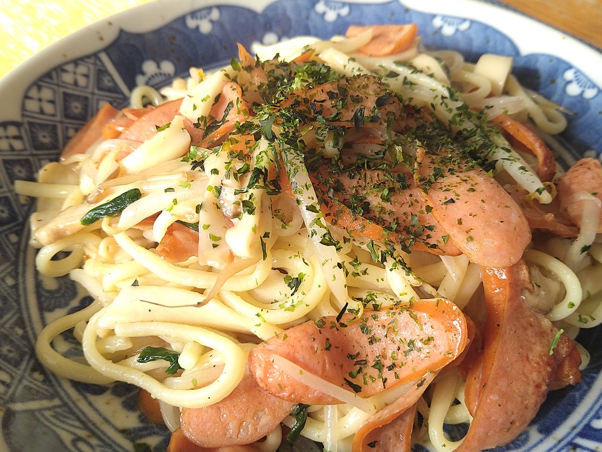パックの塩焼きそば(゜д゜)ウマー 