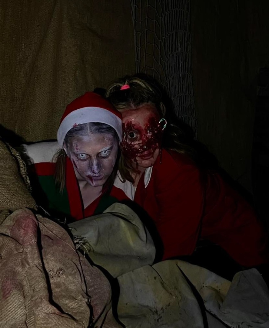 Santa’s little helpers are preparing for Creepmas Eve 🎄 Be sure to keep all your fingers and toes tucked away… they bite 🩸⛄️

#spookersnz #christmas #haunt #creepmas #santashelper instagr.am/p/DSl1JIsj1fe/