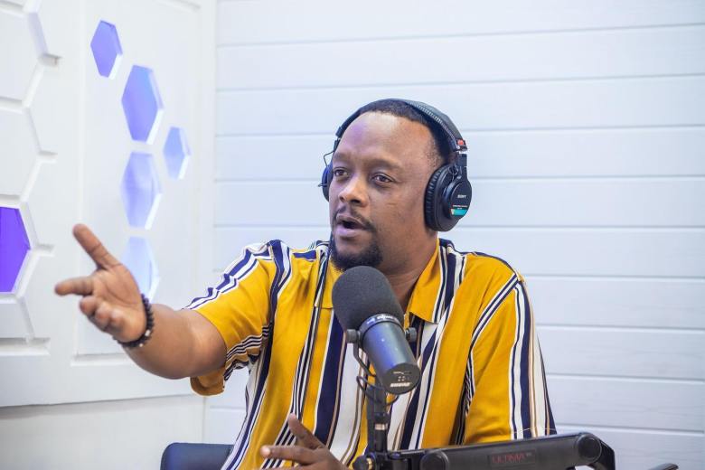 "Nou pote tout solidarite nou bay <a href="/carelpedre/">Carel Pedre</a> espesyalman fanmil nan moman difisil sa a. Nou kwè nan pwosesis jistis la epi nap swete verite a sòti klè pou li. Carel ou pa poukont ou. ✊🏽