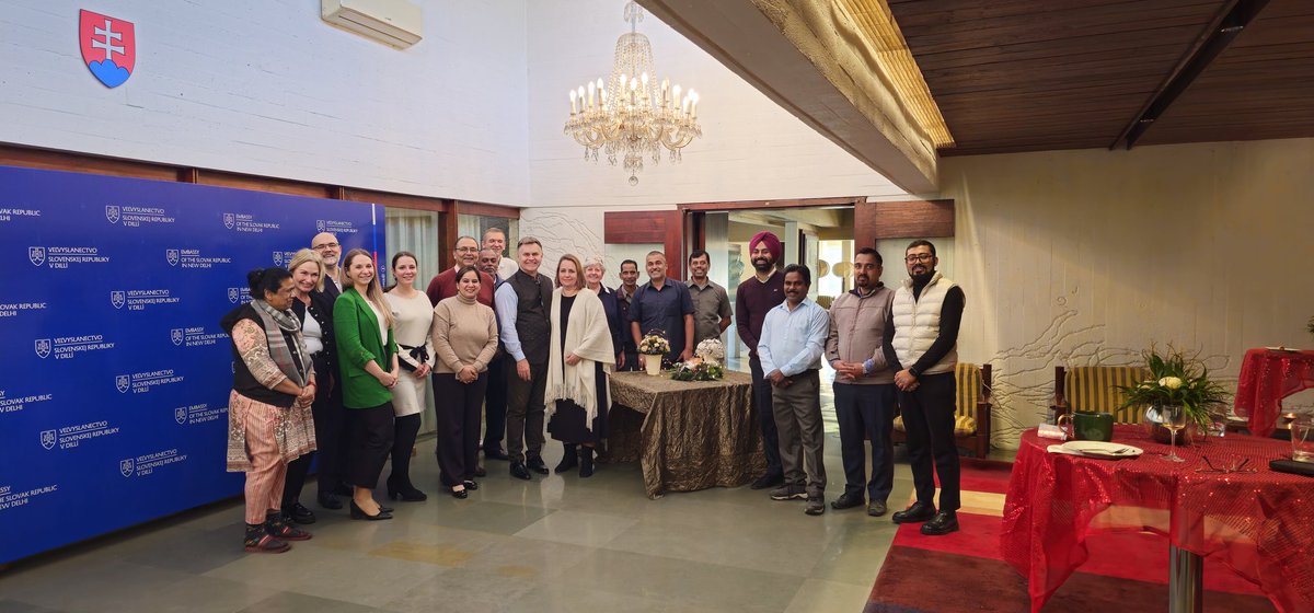 🇸🇰 The Embassy of the Slovak Republic in New Delhi 🤝 sincerely thanks everyone for the cooperation throughout 2025 ✨. On the occasion of the festive season🎄, we wish you and your families a Merry Christmas 🎁 and Happy, Healthy and Prosperous New Year 2026 🍀.