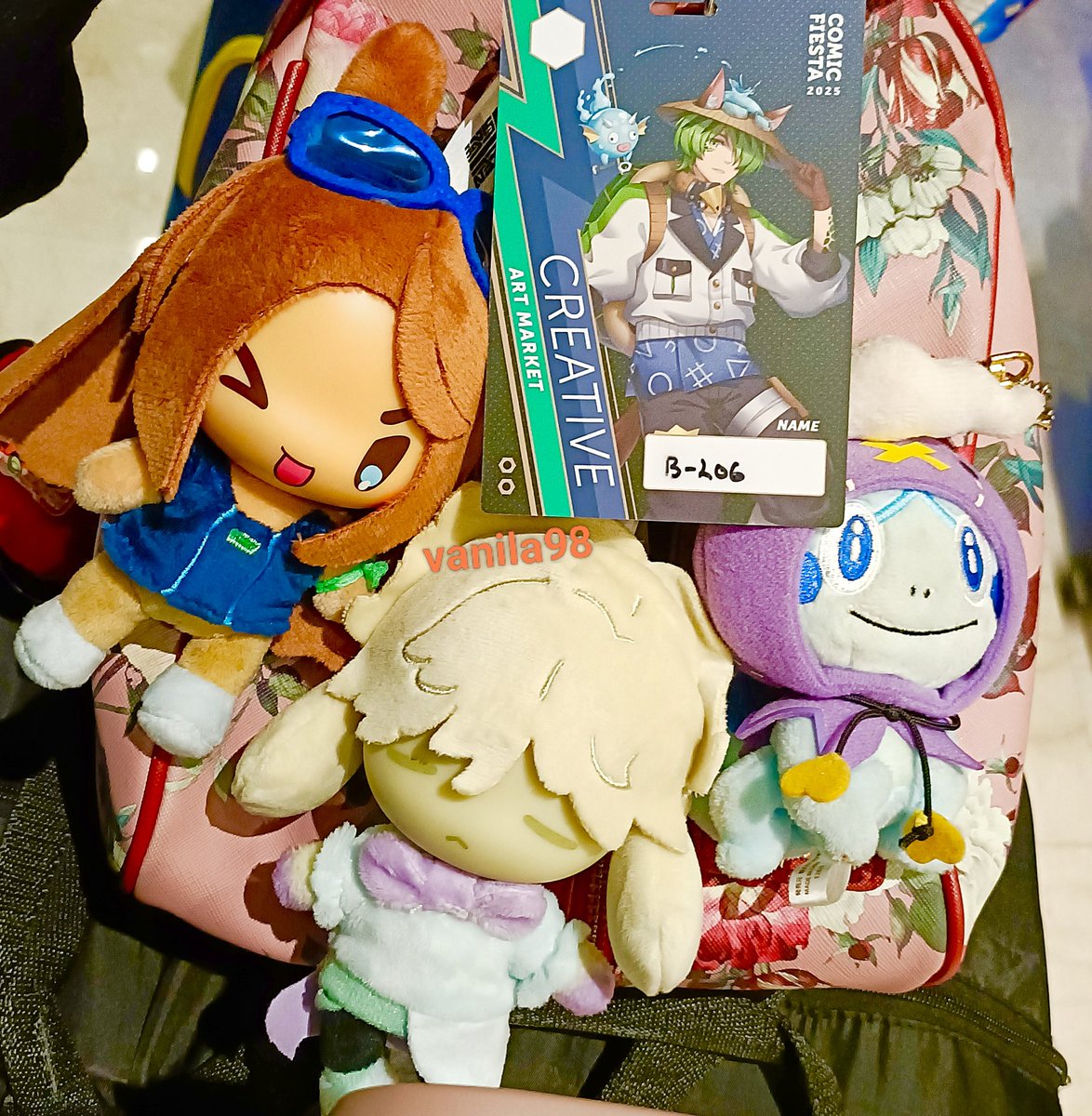 Comic Fiesta 2025 done 🙉 Thank you for your hardwork 🫶🏻 and thank you too for buy my fanmerch 💕