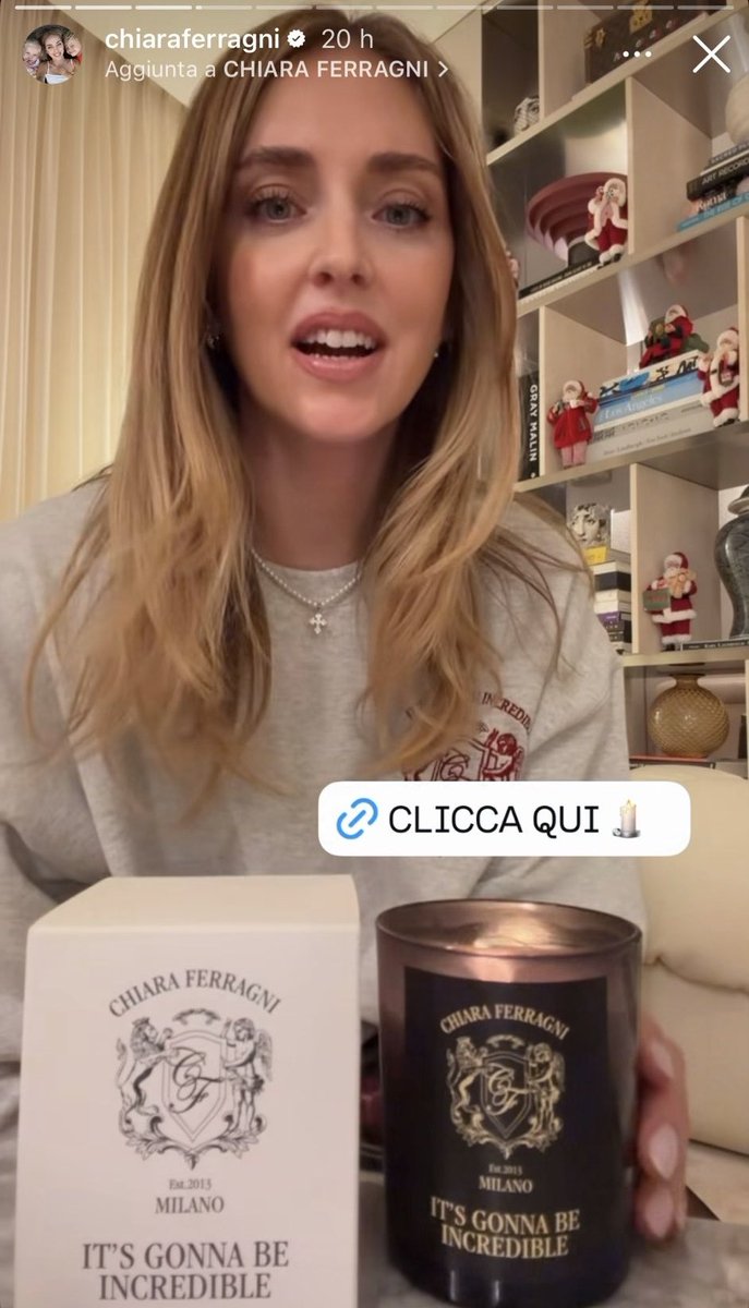 ColpadiChanel's tweet photo. Se odiate qualcuno e volete che questo lo capisca senza bisogno di tante parole, per Natale vi consiglio di regalargli il moccolotto cimiteriale della #Ferragni "it's gonna be incredibile".
 #influcirco https://t.co/xNTeoZiUKr