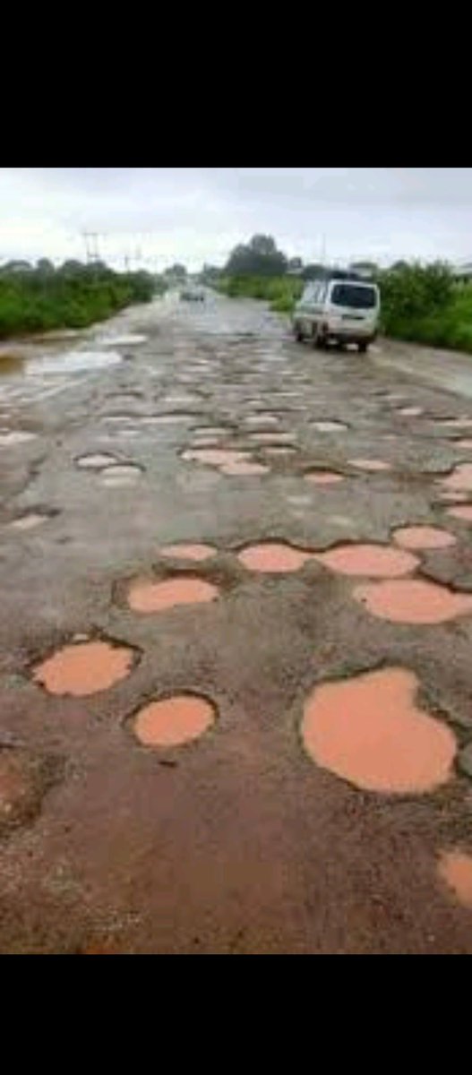 ReturneeE8602's tweet image. #QuickReminder

As we approach the holidays, let's drive safely. Let's not drink and drive. Our roads are still bad and there is no "PAIN EEZ" in our hospitals any reckless driving you are on your own.  @PoliceZimbabwe have washed their boxes to ferry your corpes. Stay Safe 🎉🎉.