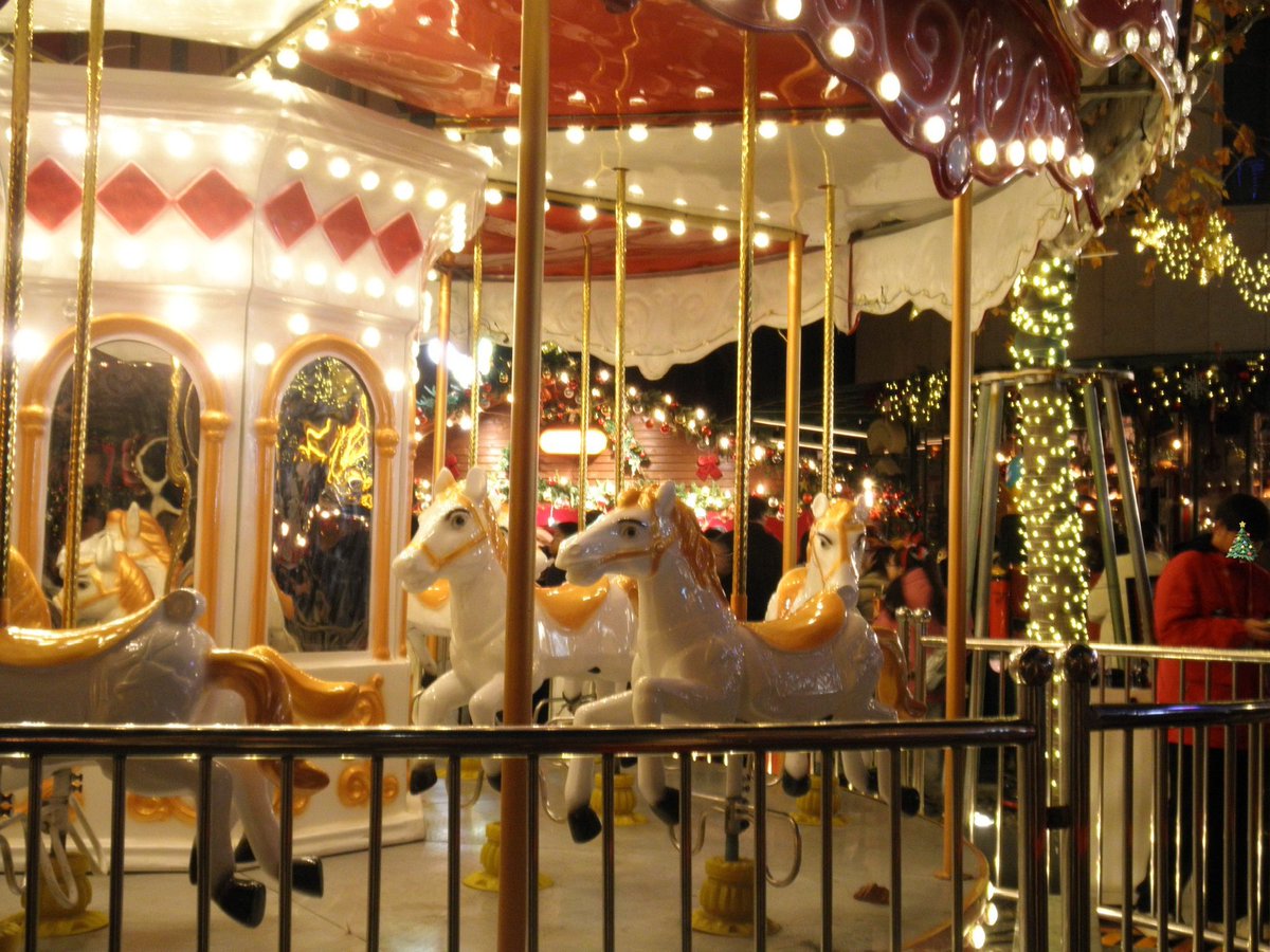 chamwy's tweet image. 크리스마스 다가오니까
상하이 크리스마스 마켓이 너무그리워😿
한달도 안지났지만..