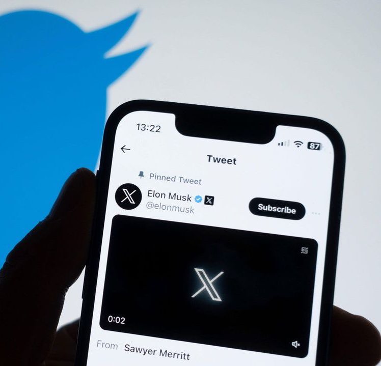 PopTeyvat_'s tweet image. Flins admits he has a secret X/Twitter where he rage-baits people.