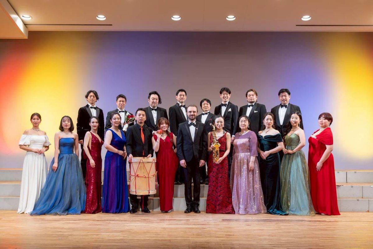 RO_Emb_Japan's tweet image. 12月16日、ルーマニア大使館は、八王子市において開催されたルーマニアのクリスマス・キャロル（コリンダ）・コンサートに参加いたしました。訪問の一環として、ラエツキ大使は八王子市の初宿和夫市長と会談し、今後の協力の可能性と展望について意見交換が行われました。