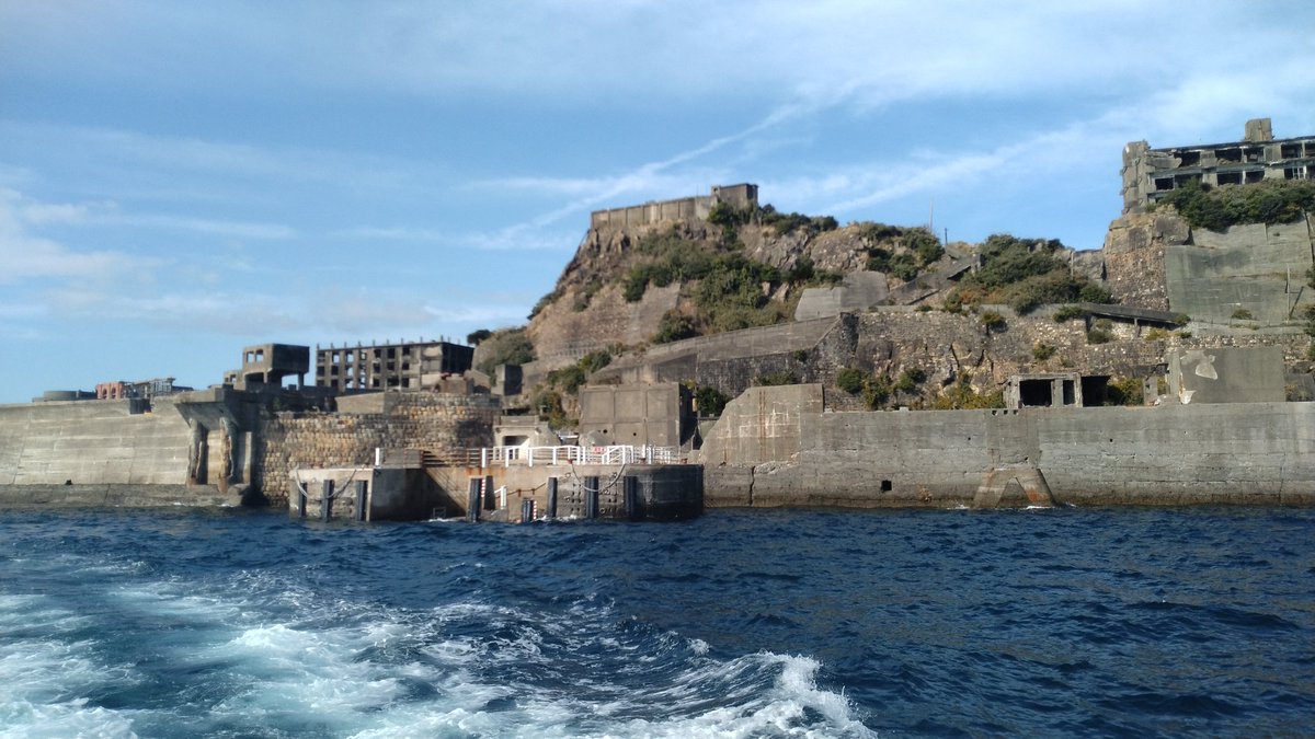 12月23日(火)晴れ

午前便、上陸できました🙌🏻

今日も青空が広がり、体感温度も暖かいです🙂
…寒いよりは暖かいに越したことはないのですが、思いのほか暖かい日が続くので、来年の夏はまた暑くなるのではないかと思ってしまいます🤔

#軍艦島  #軍艦島クルーズ  #端島 
 #高島  #世界遺産  #長崎観光