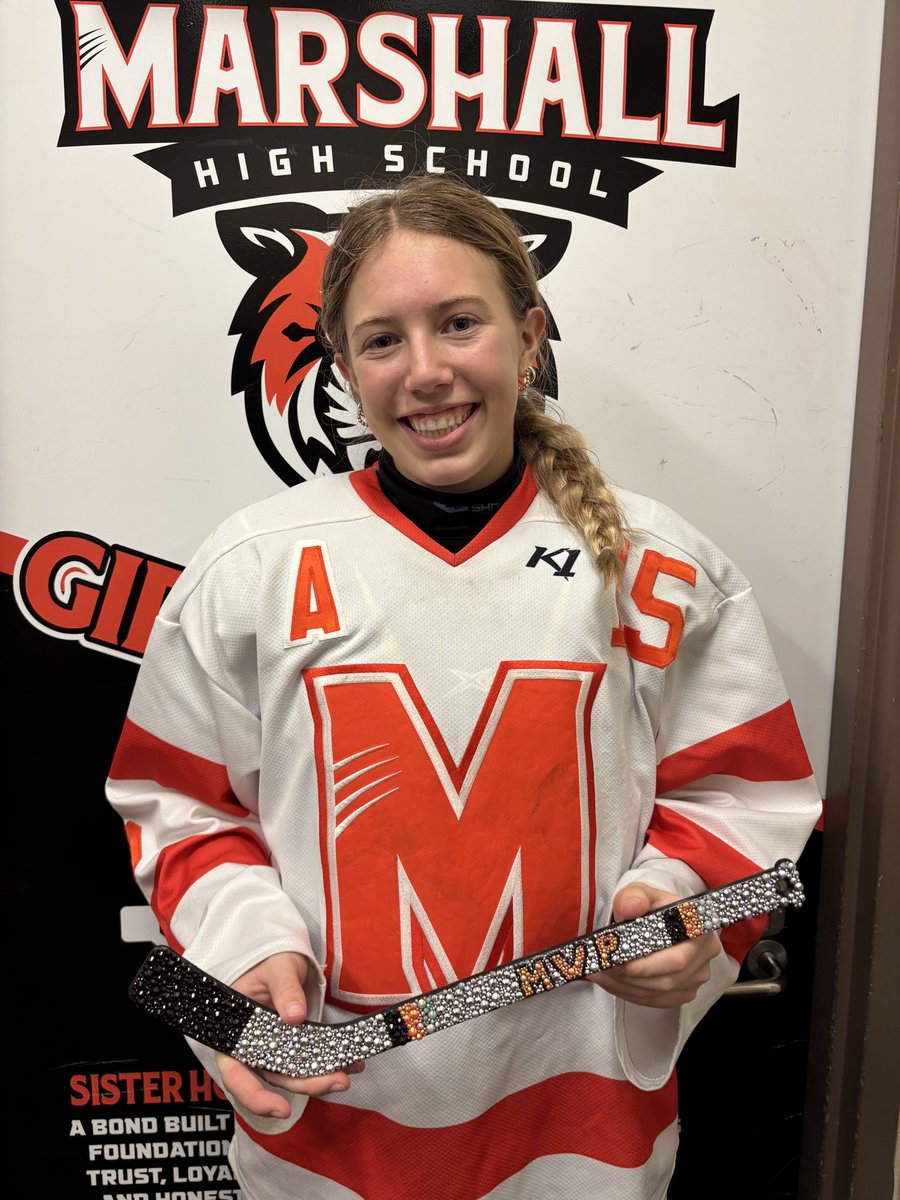 MHSgirls_Hockey's tweet photo. 2️⃣0️⃣0️⃣ CAREER POINTS FOR JUNIOR BROOKLYN MAUCH. Welcome to the club Brook! Well deserved. 

This season: 38G-22A-60P in 16 games 
Career: 125G-76A-201P 99 games played https://t.co/47r70Aa2cX