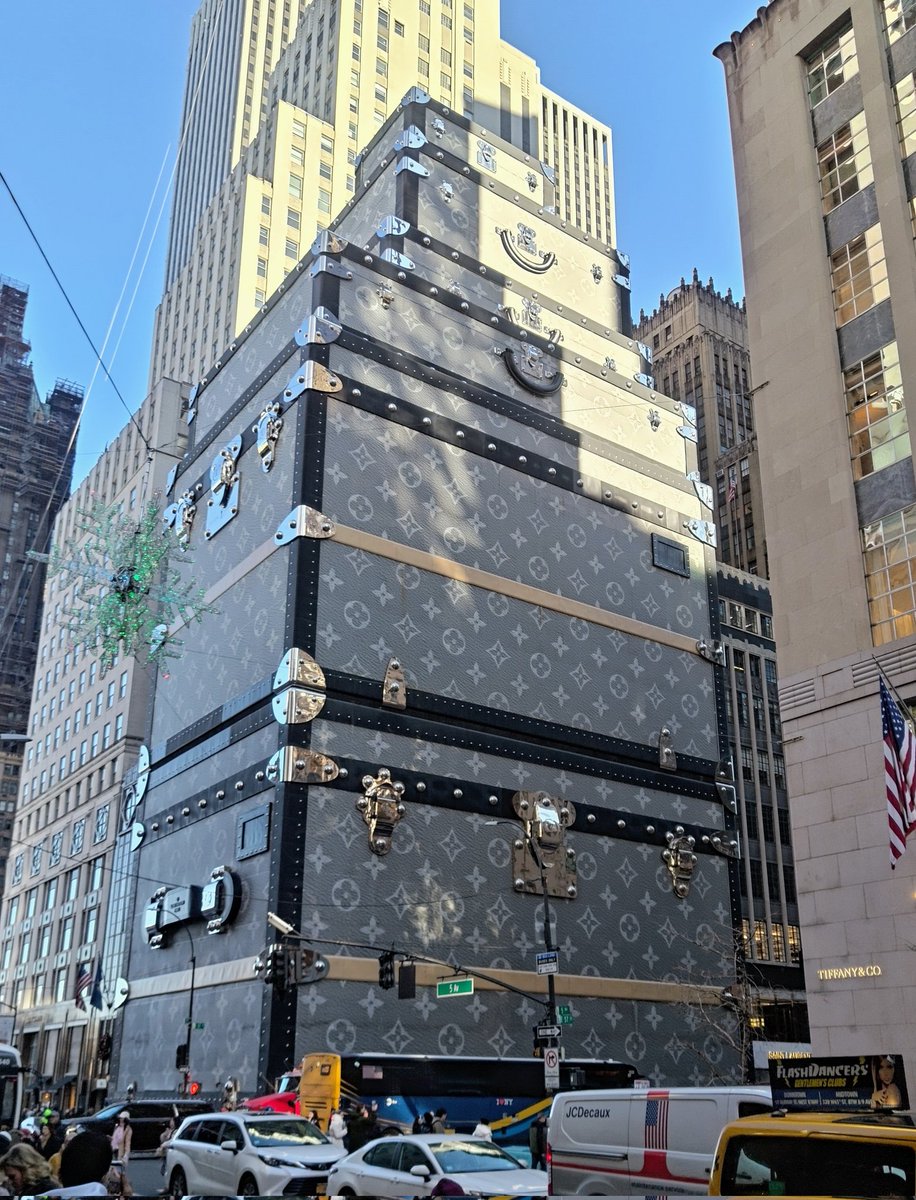 ニューヨークのVUITTONがやべえッ😳💦