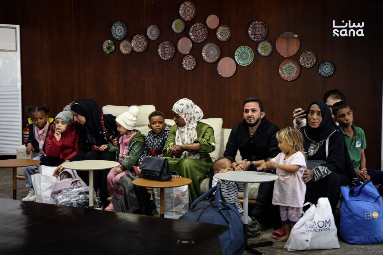 وصول أول طائرة إلى مطار دمشق تقل سوريين من السودان (سانا)