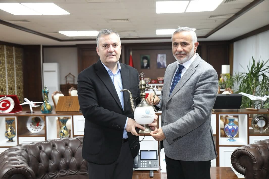 avbakidemirbas's tweet image. Çankırı Orta Dodurga Belediye Başkanımız Hasan Hüseyin Kaşıkçı'ya nazik ziyaretleri için teşekkür ediyor, çalışmalarında başarılar diliyorum.

#Belediyeı #YerelYönetimler #Ziyaret #Çubukbelediyesi #Çubuk