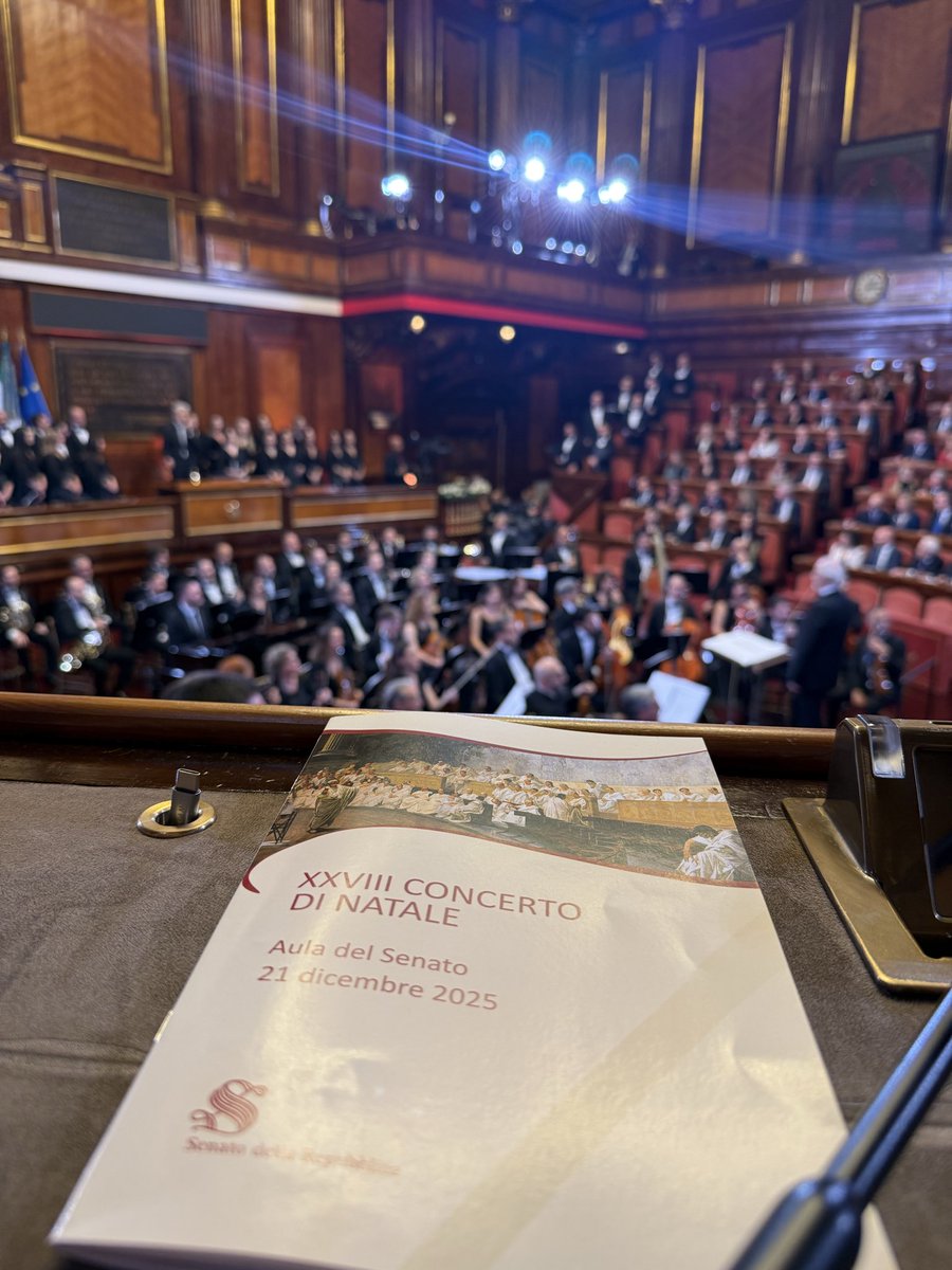 ManuelaLitro's tweet photo. C’è un momento in cui la vita è adesso, e la musica ce lo ricorda.
Dal Concerto di Natale 2025 un augurio di speranza, responsabilità e futuro. Buon Natale 🎄✨ https://t.co/RS6TTWfVtL