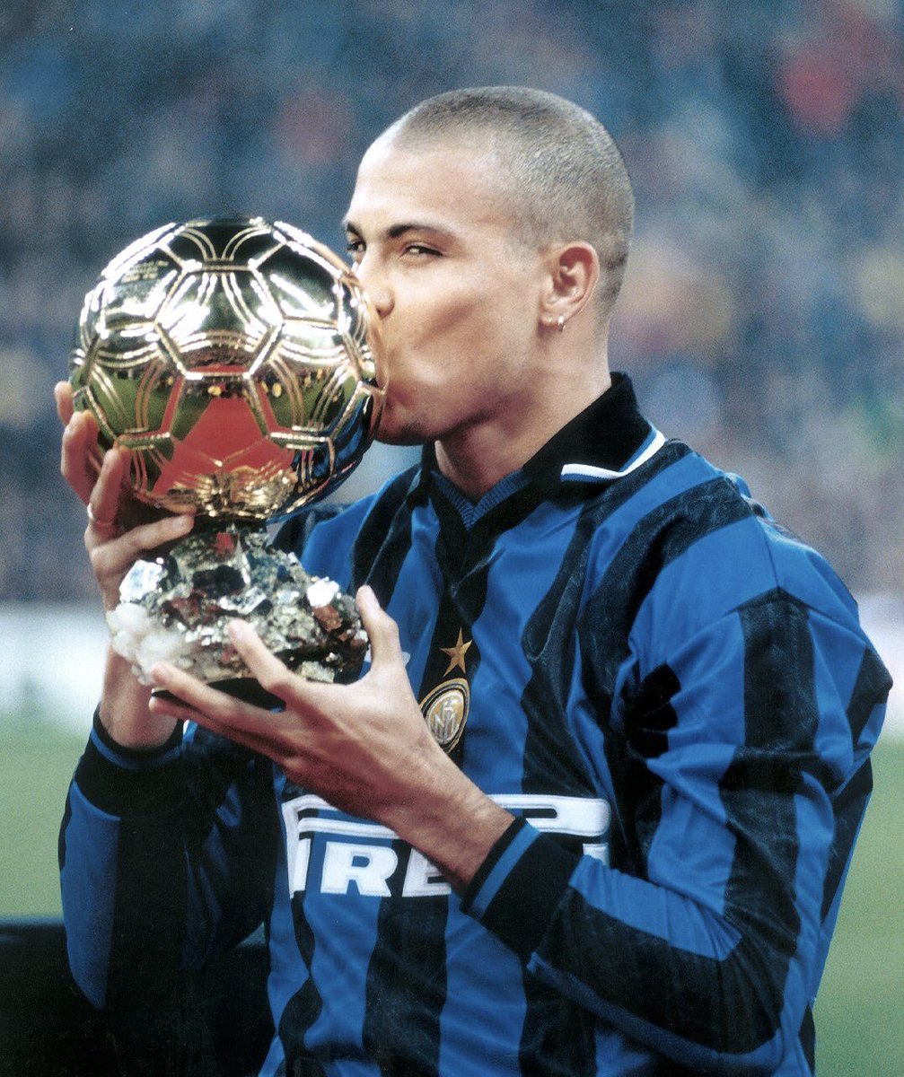 23/12/97

Ronaldo (21) became The Youngest Winner of The Ballon d’Or ✨