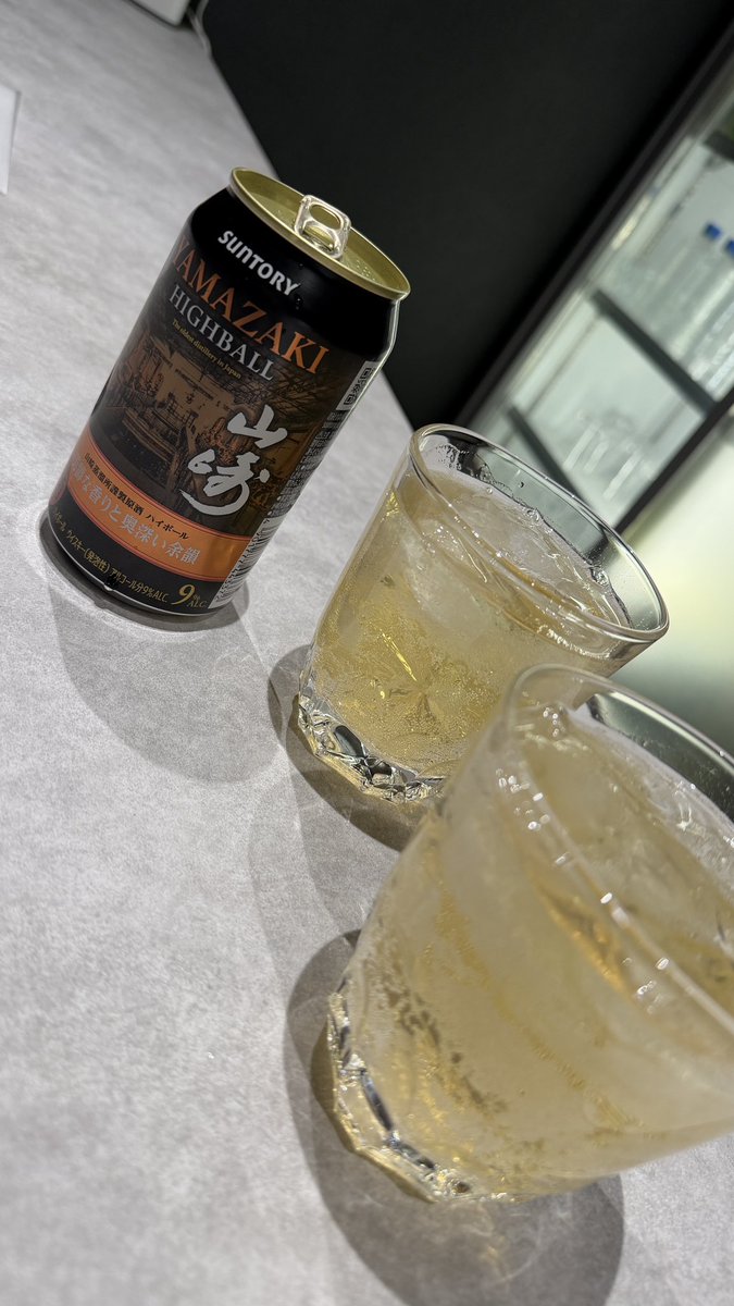 日本酒バーに来た(差し入れ