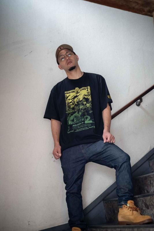 HARDCC's tweet image. ⚡️公式通販・東中野店、入荷のお知らせ！⚡️ 
アフリカン・カンフー・ナチス2 逆襲のロボトラー(ガーナ・ブラック)
カンフー×ホラー×巨大ロボットという好きしかない掛け算と、前作の何倍の馬鹿馬鹿しさで再び世界に問う！コラボ前作のデザインを踏襲しつつ、更にクールに！ 
 buff.ly/hEwCQ5a