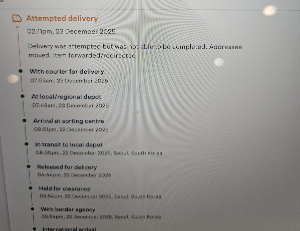 DeepOnew's tweet photo. #그리핀인데요 이사 가셨나봐요..🫢
Tracking service shows that 
Griffin has moved?!
If you prepared any gift for Jinki, 
you'd better wait till Griffin  announces the new address.
연말이라 보름이 넘게 걸린 진기 생일선물
이랑 편지가....쓰읍 ㅠㅠ.
이러면 보통 옮겨진 주소로 다시 보내주나요?...
여기로 다시 오면 안 되는데💦💦