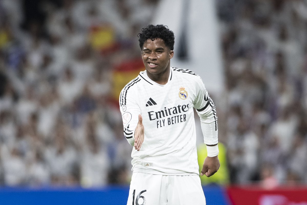 ActuFoot_'s tweet image. 🚨 Endrick 🇧🇷 a rapidement identifié Lyon comme 𝗟𝗔 𝗠𝗘𝗜𝗟𝗟𝗘𝗨𝗥𝗘 𝗗𝗘𝗦𝗧𝗜𝗡𝗔𝗧𝗜𝗢𝗡 𝗣𝗢𝗨𝗥 𝗟𝗨𝗜 ! 💙❤️

Malgré l’intérêt d’une quinzaine de clubs européens, l’attaquant brésilien a été séduit par la manière de jouer de l’OL. 🤩

L’objectif d’Endrick 🇧🇷 est clair :…