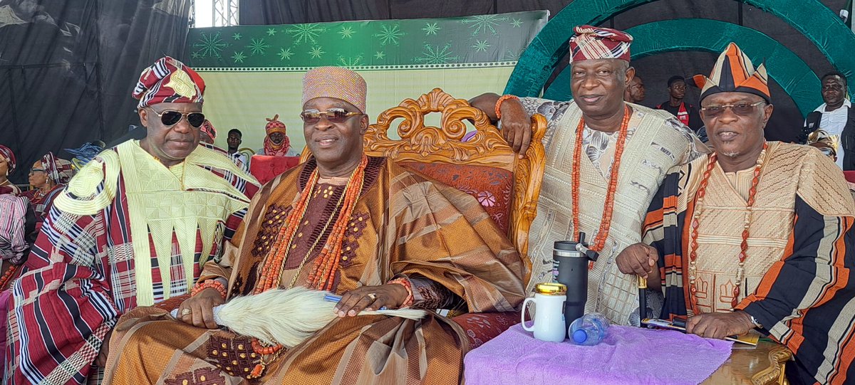 BuhariOyoNorth's tweet image. What an unforgettable way to celebrate our rich heritage! Yesterday, I was filled with immense pride joining our people at the Soun Stadium for the grand finale of the Ogbomoso Cradle Carnival. The energy was electric with a beautiful sea of colour, music, and joyful faces.