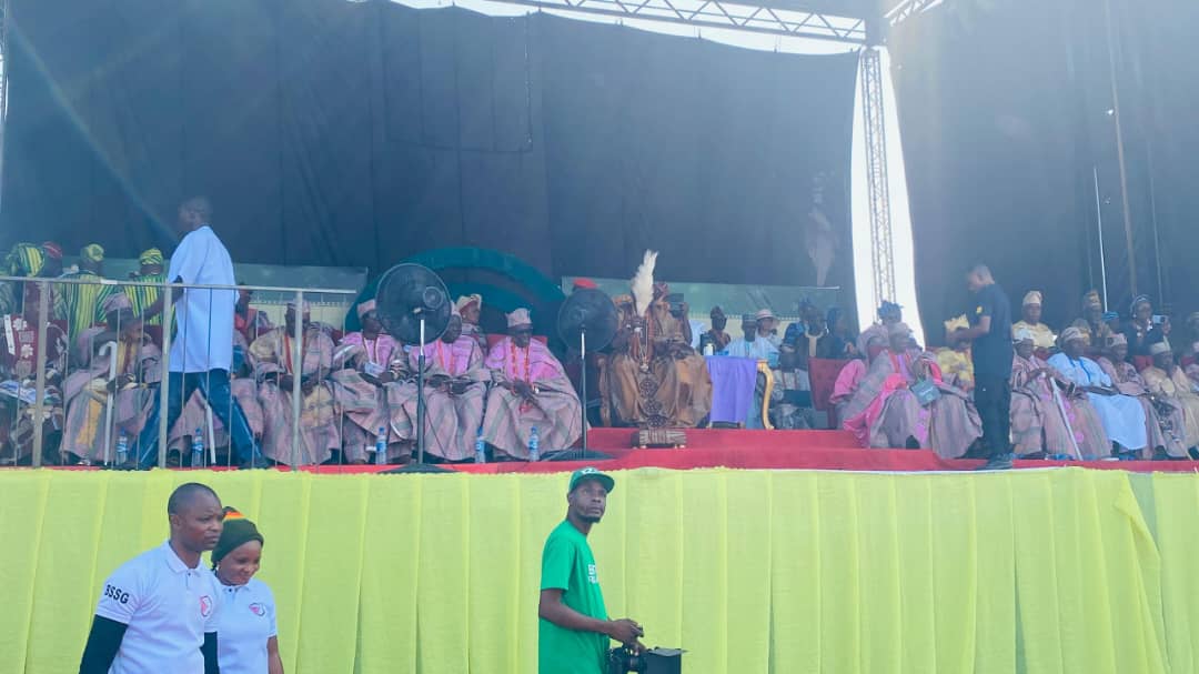 BuhariOyoNorth's tweet image. and a bold vision for the future. I commend the relentless drive and leadership of His Imperial Majesty, Oba Ghandi Afolabi Olaoye, Orumogege III, Soun of Ogbomosoland, for making this dream a resounding reality. His commitment has truly positioned Ogbomoso as a new bastion for