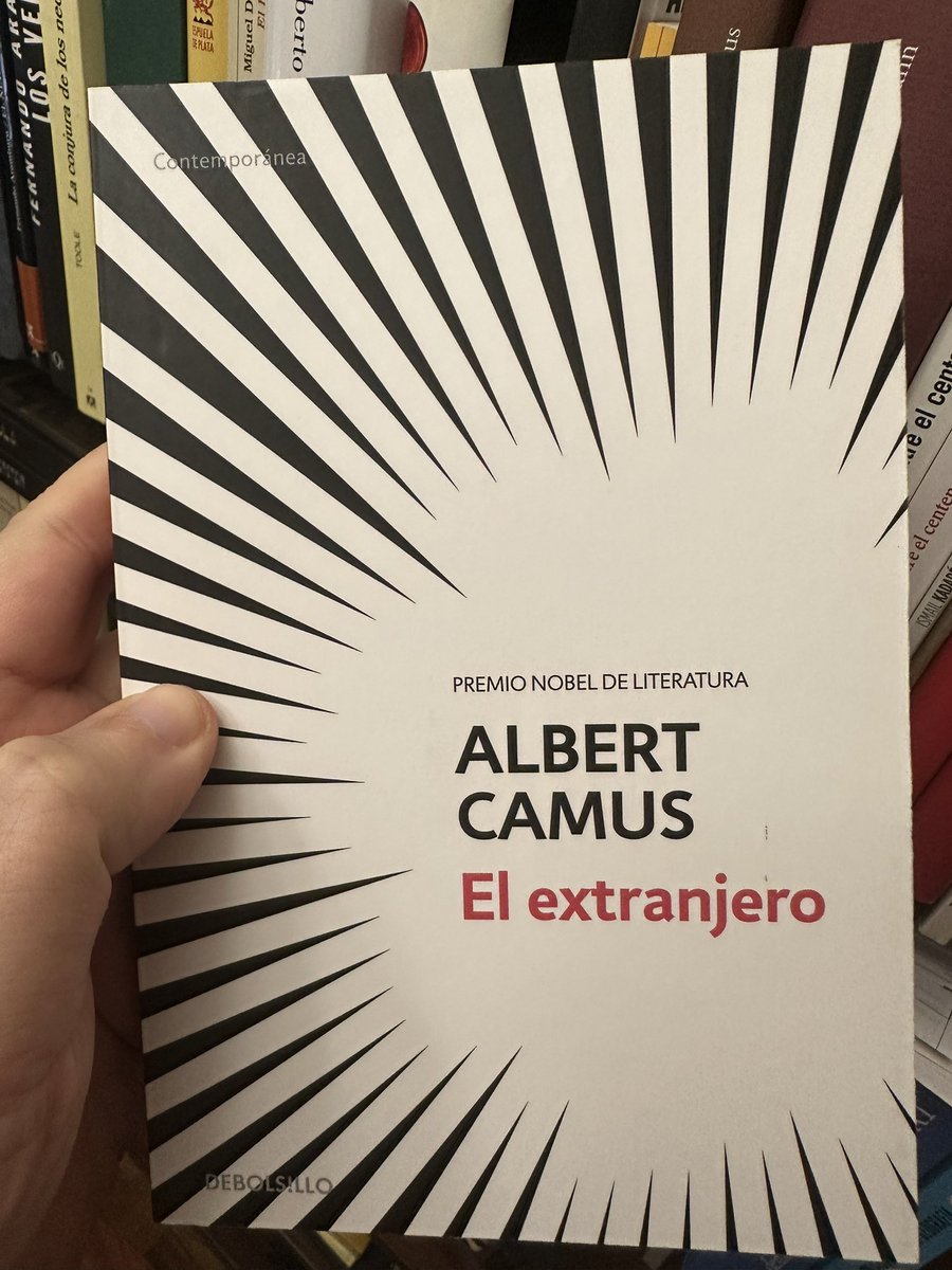“«Usted es joven y me parece que es una vida que debe de gustarle.» Dije que sí, pero que en el fondo me era indiferente. Me preguntó entonces si no me interesaba un cambio de vida. Respondí que nunca se cambia de vida, que en todo caso todas valían igual y que la mía aquí no me