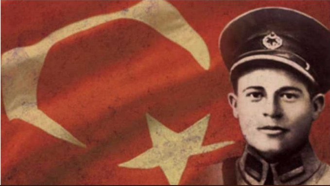 95 Yıl önce bugün İzmir Menemen'de #Kubilay adlı Yedek Subay Öğretmen, bir kısım gerici tarafından şehit edildi.
Ruhu şad olsun.