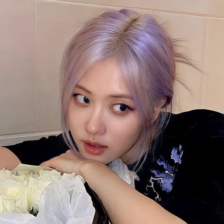 replaysrosie's tweet photo. This hair colour was her peak https://t.co/cr1fYoJKGl